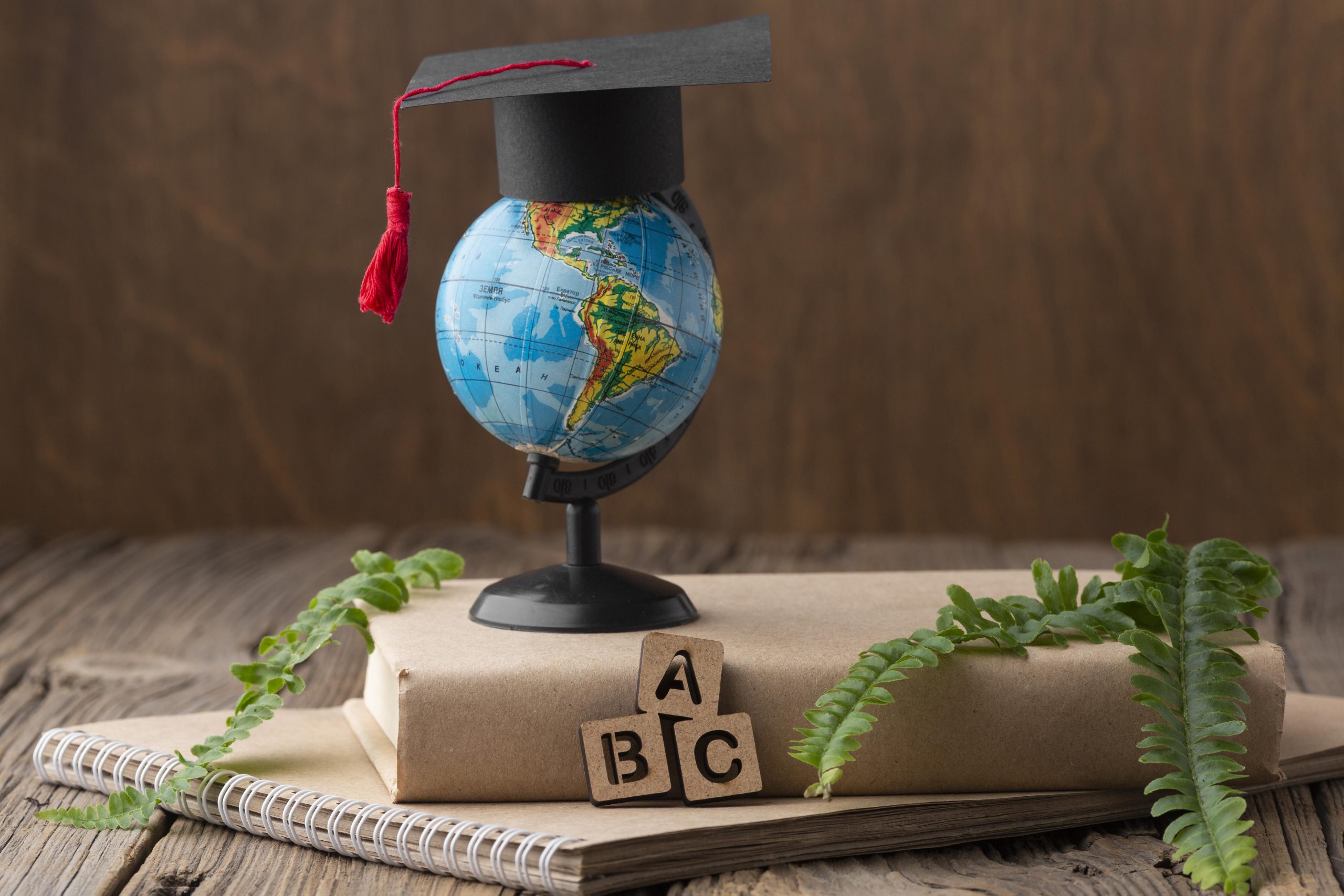 Livre et globe terrestre